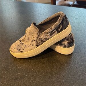Steve Madden Shoes Women’s 8.5! Gema Crushed Velvet Slip On Sneakers Gray!